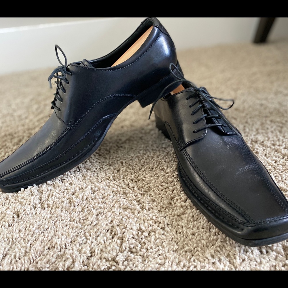 Like NEW Kenneth Cole Men’s dress shoe size 10.5